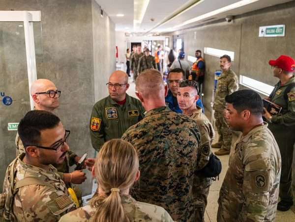 Fuerza Aérea de EE.UU. controla llegada de ayuda humanitaria en Maiquetía tras terremotos