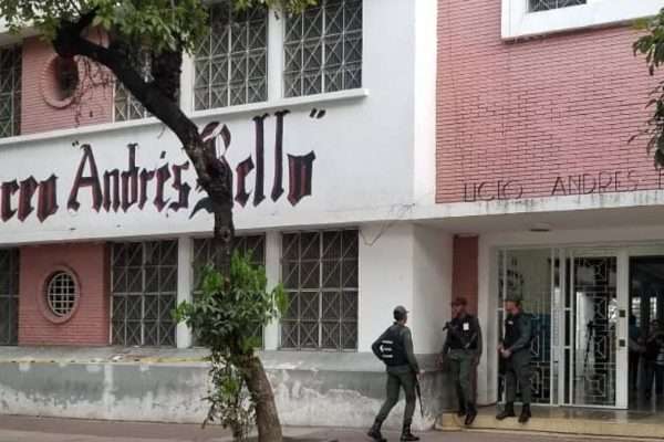 Habilitan Liceo Andrés Bello como refugio temporal en Caracas