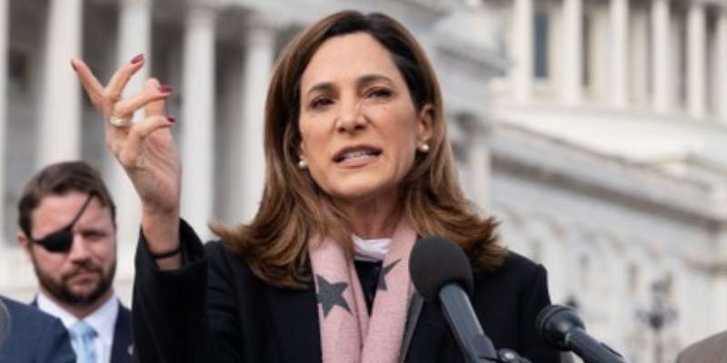 María Elvira Salazar califica a Delcy Rodríguez como un “mal necesario” en Venezuela