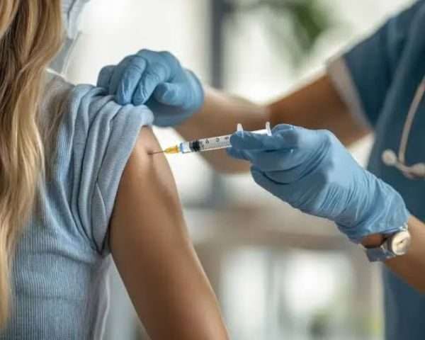 Vacuna antigripal activa la inmunidad entrenada y frena infecciones bacterianas graves