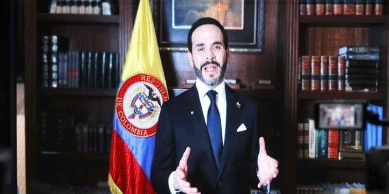Abelardo de la Espriella rompe la tradición y ofrecerá su primer discurso presidencial desde un batallón militar en Cali