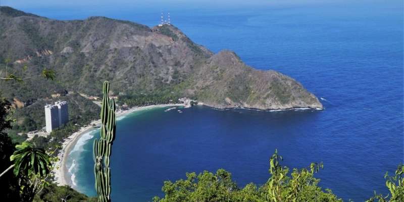 Hallan cuerpo de adolescente ahogado por fuerte oleaje en Bahía de Cata