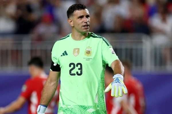 Chelsea confirma el fichaje del argentino Emiliano Martínez