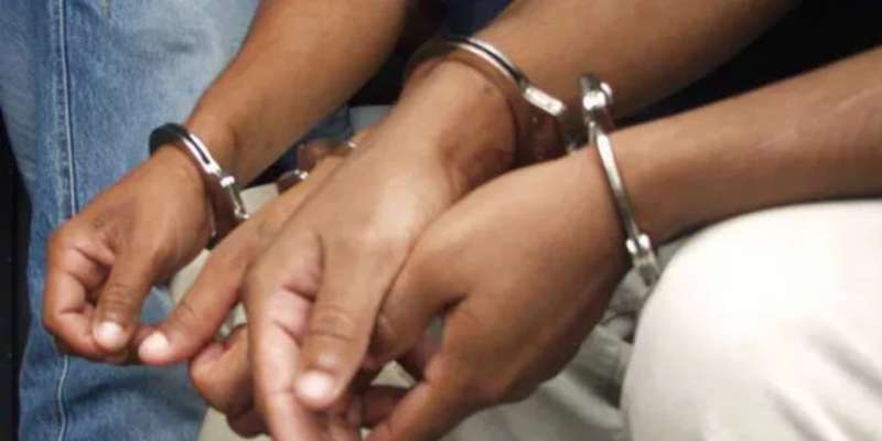 ¡Atroz! Madre e hijo rociaron  combustible y prendieron fuego a una mujer en Caracas 