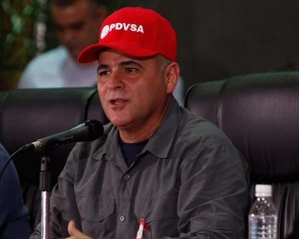 "Vergonzoso": Exministro chavista cuestiona el pacto energético de Delcy Rodríguez y Trump