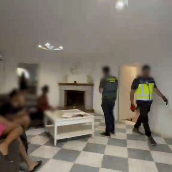 España desmantela redes de trata que explotaban a mujeres venezolanas y colombianas en Sevilla