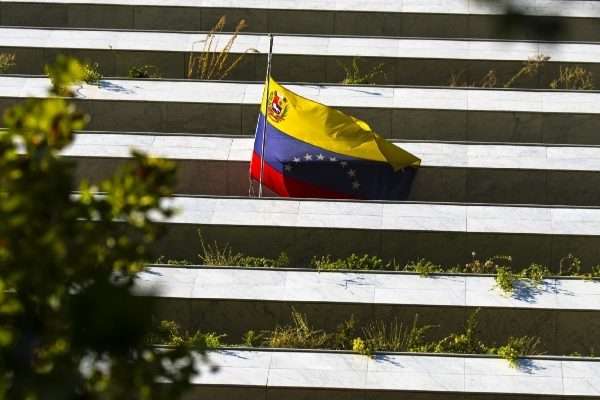 Arrestan en España a exfuncionario venezolano con 50 kilos de cocaína