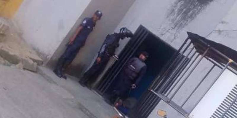 Atrincherado con dos niñas tras cometer un doble homicidio en urbanismo de Barinas