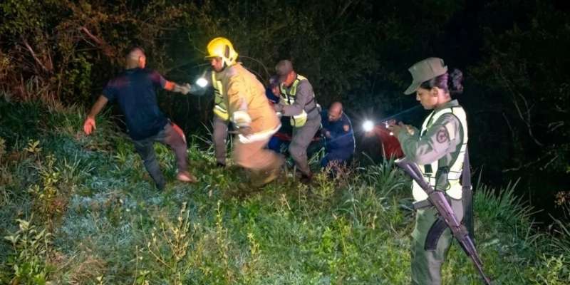 Dos heridos tras volcamiento en la carretera Lara-Zulia