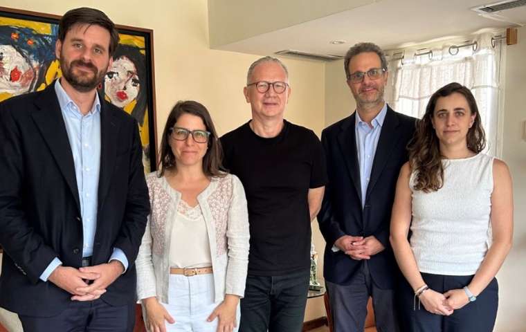 Perkins Rocha denuncia la persecución judicial en Venezuela durante una reunión clave con delegados de Human Rights Watch