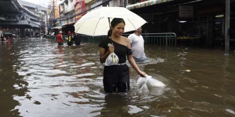 Temporales de lluvia anegaron Tailandia y dejan al menos 8 muertos con casi 2 millones de afectados