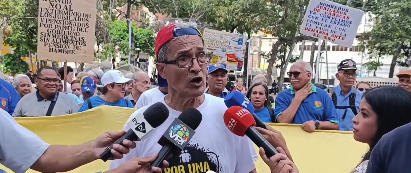 Jubilados protestan en Caracas contra la crisis de los servicios públicos y las bajas pensiones