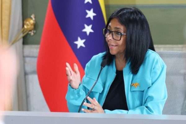 Delcy Rodríguez anuncia nueva ley de economía local para erradicar el hambre antes de 2030