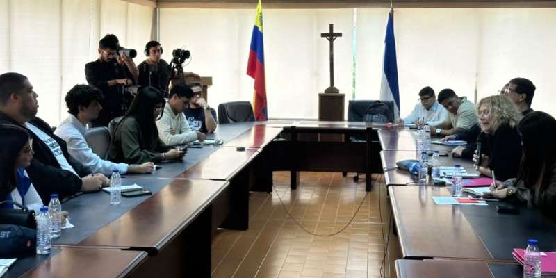 Estudiantes le hablan claro a la ministra: no habrá Ley de Universidades a las espaldas de los estudiantes ni de las universidades
