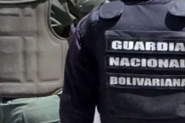 GNB detiene a presunto funcionario público con setecientos gramos de cocaína en Bolívar