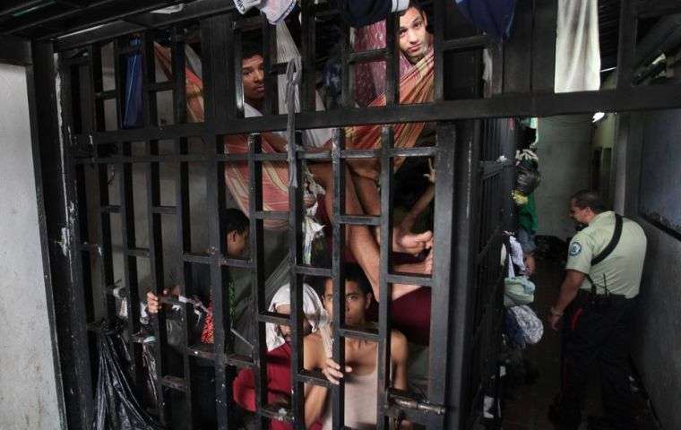 El OVP alerta sobre hacinamiento y riesgo sanitario en los calabozos policiales de Caracas