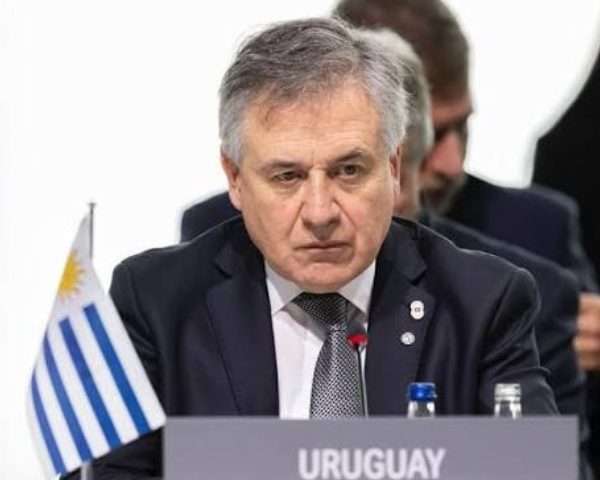 Canciller uruguayo califica de ilegítimo al régimen venezolano y exige elecciones libres
