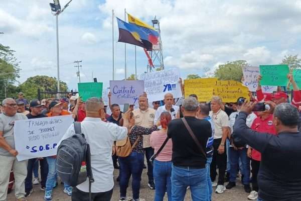 Trabajadores petroleros reclaman discusión de contrato colectivo y anuncian movilización a Caracas